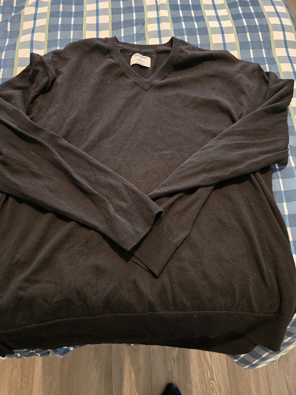 Old Navy Men's V-Neck Sweater - Black